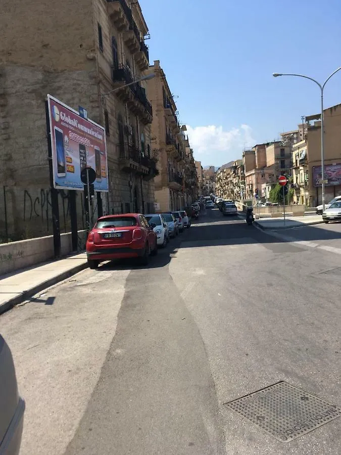 Big Mom House Apartment Palermo 0*,